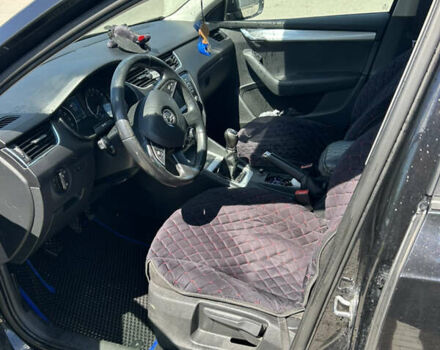 Черный Шкода Октавия, объемом двигателя 1.6 л и пробегом 320 тыс. км за 10500 $, фото 7 на Automoto.ua