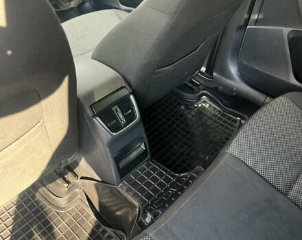 Черный Шкода Октавия, объемом двигателя 1.6 л и пробегом 267 тыс. км за 9497 $, фото 9 на Automoto.ua