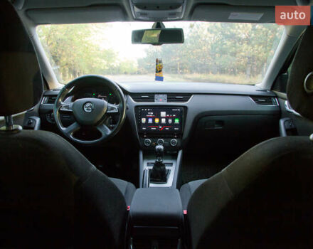 Чорний Шкода Октавія, об'ємом двигуна 1.6 л та пробігом 218 тис. км за 10800 $, фото 15 на Automoto.ua