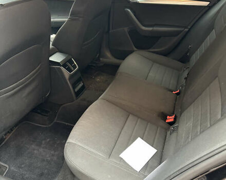 Черный Шкода Октавия, объемом двигателя 1.6 л и пробегом 243 тыс. км за 9700 $, фото 4 на Automoto.ua