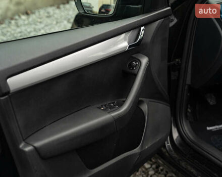 Чорний Шкода Октавія, об'ємом двигуна 1.6 л та пробігом 225 тис. км за 13400 $, фото 32 на Automoto.ua