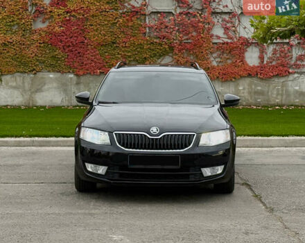 Шкода Октавия 2014 в Днепре (Днепропетровске) на Automoto.ua Черный Шкода Октавия, объемом двигателя 1.97 л и пробегом 192 тыс. км за 11500 $, фото 3 на Automoto.ua