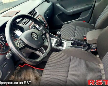 Черный Шкода Октавия, объемом двигателя 1.6 л и пробегом 220 тыс. км за 10600 $, фото 5 на Automoto.ua