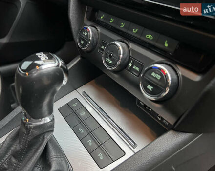 Черный Шкода Октавия, объемом двигателя 2 л и пробегом 312 тыс. км за 13500 $, фото 31 на Automoto.ua