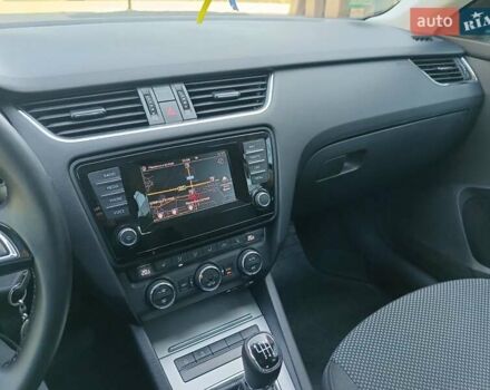 Черный Шкода Октавия, объемом двигателя 1.97 л и пробегом 258 тыс. км за 10600 $, фото 13 на Automoto.ua