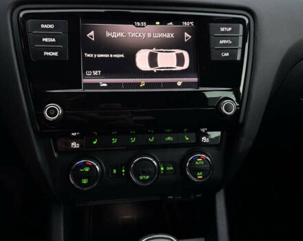 Черный Шкода Октавия, объемом двигателя 1.6 л и пробегом 217 тыс. км за 11200 $, фото 6 на Automoto.ua