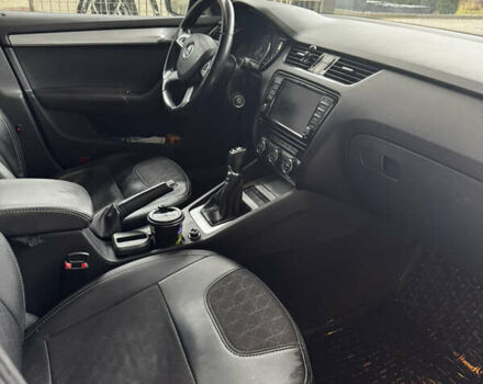 Черный Шкода Октавия, объемом двигателя 1.6 л и пробегом 305 тыс. км за 9850 $, фото 8 на Automoto.ua