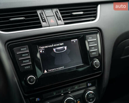 Чорний Шкода Октавія, об'ємом двигуна 1.6 л та пробігом 225 тис. км за 13400 $, фото 24 на Automoto.ua