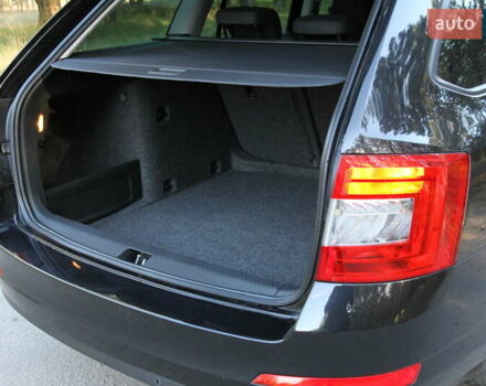 Чорний Шкода Октавія, об'ємом двигуна 1.6 л та пробігом 218 тис. км за 10800 $, фото 12 на Automoto.ua