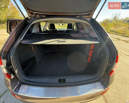 Шкода Октавія 2014 у Надворной на Automoto.ua Чорний Шкода Октавія, об'ємом двигуна 1.98 л та пробігом 290 тис. км за 10600 $, фото 16 на Automoto.ua
