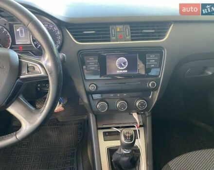 Чорний Шкода Октавія, об'ємом двигуна 1.6 л та пробігом 247 тис. км за 9999 $, фото 23 на Automoto.ua