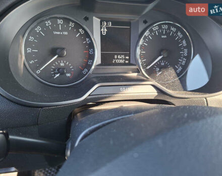 Черный Шкода Октавия, объемом двигателя 1.6 л и пробегом 270 тыс. км за 11800 $, фото 2 на Automoto.ua