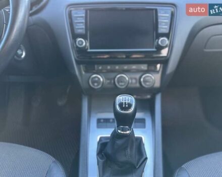 Черный Шкода Октавия, объемом двигателя 1.6 л и пробегом 209 тыс. км за 11500 $, фото 13 на Automoto.ua