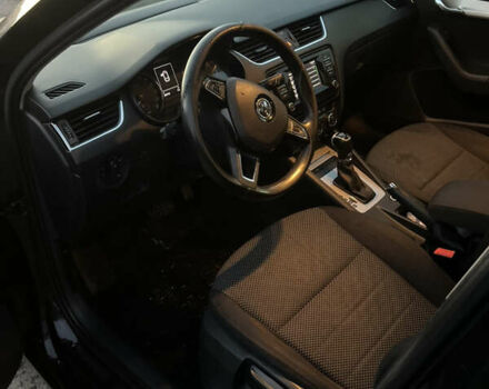 Черный Шкода Октавия, объемом двигателя 1.97 л и пробегом 285 тыс. км за 12600 $, фото 7 на Automoto.ua