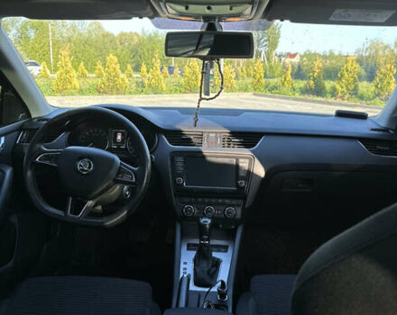 Черный Шкода Октавия, объемом двигателя 1.6 л и пробегом 260 тыс. км за 12300 $, фото 14 на Automoto.ua
