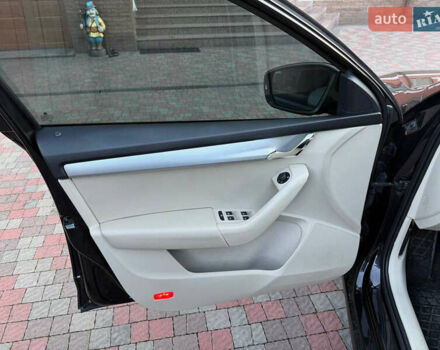 Черный Шкода Октавия, объемом двигателя 2 л и пробегом 200 тыс. км за 12700 $, фото 37 на Automoto.ua