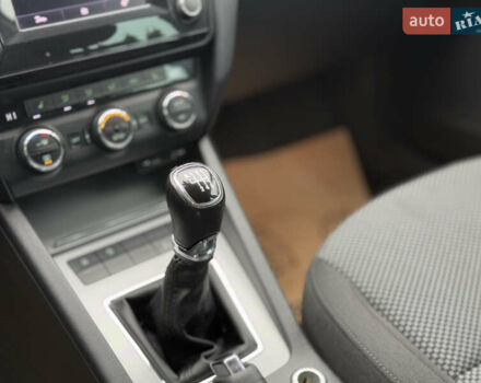 Черный Шкода Октавия, объемом двигателя 1.6 л и пробегом 232 тыс. км за 9900 $, фото 11 на Automoto.ua