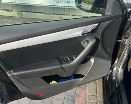 Черный Шкода Октавия, объемом двигателя 1.6 л и пробегом 267 тыс. км за 9497 $, фото 8 на Automoto.ua