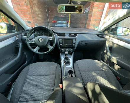 Черный Шкода Октавия, объемом двигателя 1.6 л и пробегом 299 тыс. км за 9999 $, фото 13 на Automoto.ua