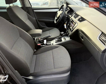 Черный Шкода Октавия, объемом двигателя 1.6 л и пробегом 218 тыс. км за 11950 $, фото 22 на Automoto.ua