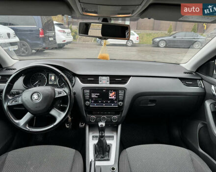 Чорний Шкода Октавія, об'ємом двигуна 1.6 л та пробігом 292 тис. км за 8599 $, фото 8 на Automoto.ua