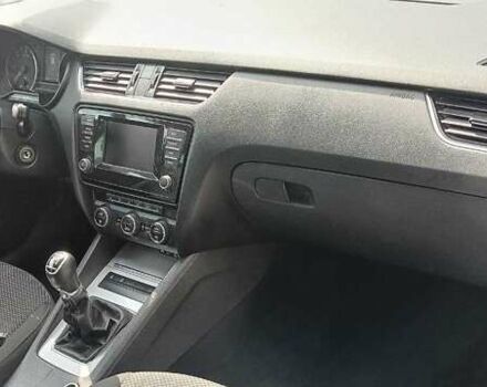 Черный Шкода Октавия, объемом двигателя 1.6 л и пробегом 300 тыс. км за 9500 $, фото 2 на Automoto.ua