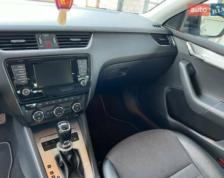 Черный Шкода Октавия, объемом двигателя 2 л и пробегом 312 тыс. км за 13500 $, фото 47 на Automoto.ua