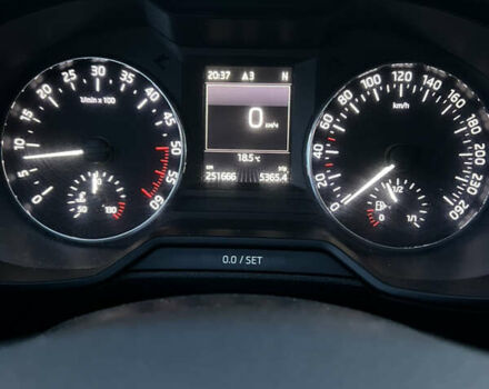 Чорний Шкода Октавія, об'ємом двигуна 1.6 л та пробігом 252 тис. км за 11599 $, фото 12 на Automoto.ua