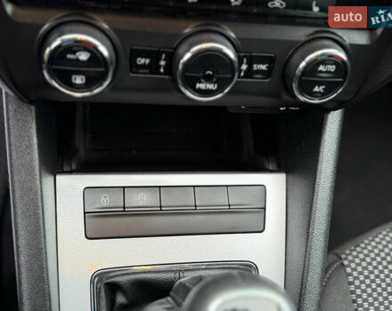 Черный Шкода Октавия, объемом двигателя 1.6 л и пробегом 285 тыс. км за 10800 $, фото 15 на Automoto.ua