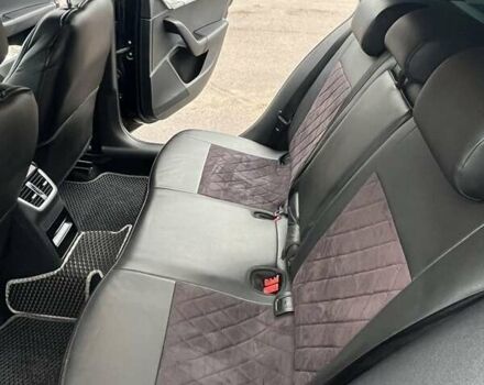 Чорний Шкода Октавія, об'ємом двигуна 1.6 л та пробігом 225 тис. км за 10800 $, фото 5 на Automoto.ua