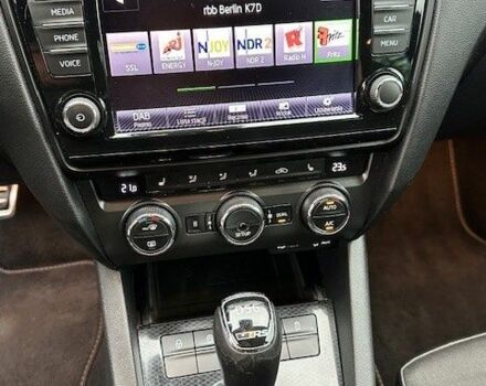 Черный Шкода Октавия, объемом двигателя 2 л и пробегом 229 тыс. км за 9900 $, фото 12 на Automoto.ua