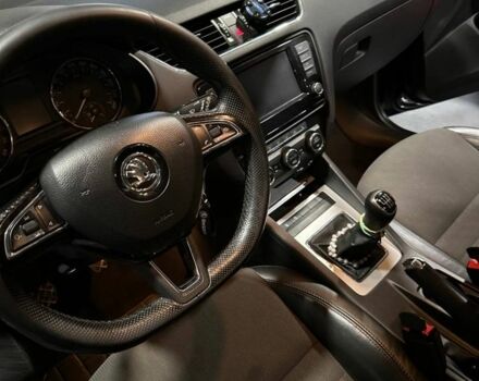 Черный Шкода Октавия, объемом двигателя 2 л и пробегом 340 тыс. км за 11000 $, фото 6 на Automoto.ua