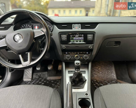 Шкода Октавия 2015 в Харькове на Automoto.ua Черный Шкода Октавия, объемом двигателя 1.6 л и пробегом 254 тыс. км за 11500 $, фото 11 на Automoto.ua