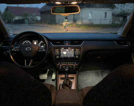 Чорний Шкода Октавія, об'ємом двигуна 1.6 л та пробігом 252 тис. км за 11599 $, фото 3 на Automoto.ua