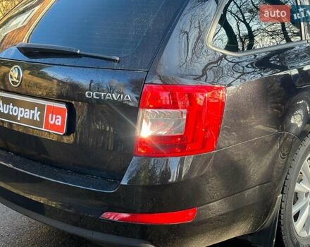 Черный Шкода Октавия, объемом двигателя 1.6 л и пробегом 227 тыс. км за 12790 $, фото 8 на Automoto.ua
