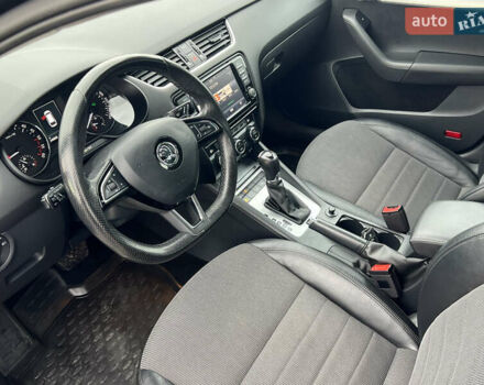 Шкода Октавия 2015 в Червонограде на Automoto.ua Черный Шкода Октавия, объемом двигателя 1.97 л и пробегом 246 тыс. км за 14135 $, фото 14 на Automoto.ua