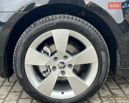 Шкода Октавия 2015 в Червонограде на Automoto.ua Черный Шкода Октавия, объемом двигателя 1.97 л и пробегом 246 тыс. км за 14135 $, фото 10 на Automoto.ua