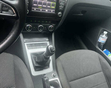 Чорний Шкода Октавія, об'ємом двигуна 1.6 л та пробігом 250 тис. км за 10500 $, фото 3 на Automoto.ua