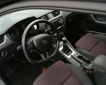 Чорний Шкода Октавія, об'ємом двигуна 2 л та пробігом 270 тис. км за 11700 $, фото 4 на Automoto.ua