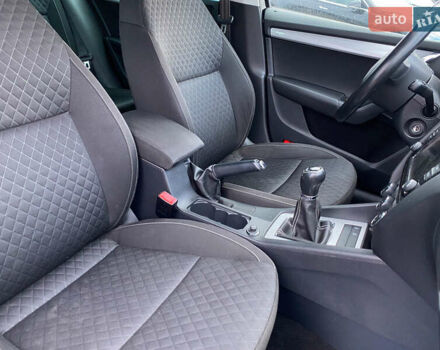 Чорний Шкода Октавія, об'ємом двигуна 1.6 л та пробігом 221 тис. км за 12250 $, фото 15 на Automoto.ua