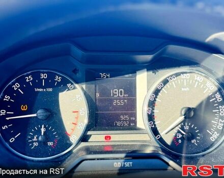 Черный Шкода Октавия, объемом двигателя 1.6 л и пробегом 178 тыс. км за 9600 $, фото 9 на Automoto.ua