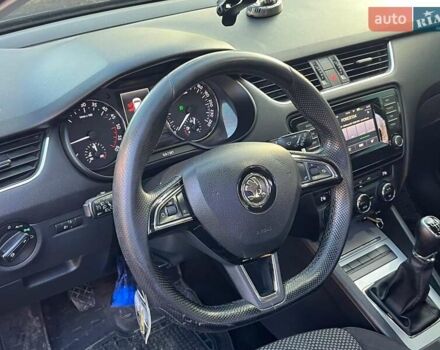 Черный Шкода Октавия, объемом двигателя 1.6 л и пробегом 227 тыс. км за 12790 $, фото 16 на Automoto.ua