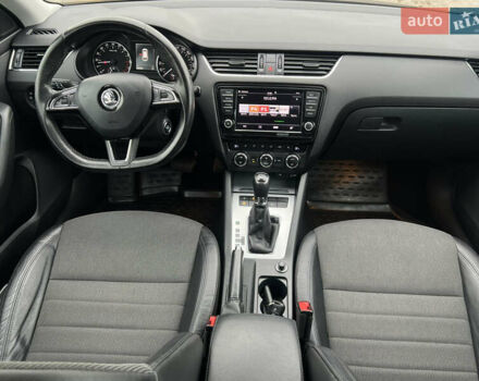 Шкода Октавия 2015 в Червонограде на Automoto.ua Черный Шкода Октавия, объемом двигателя 1.97 л и пробегом 246 тыс. км за 14135 $, фото 20 на Automoto.ua