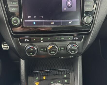 Чорний Шкода Октавія, об'ємом двигуна 2 л та пробігом 187 тис. км за 13700 $, фото 7 на Automoto.ua