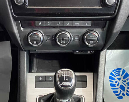 Чорний Шкода Октавія, об'ємом двигуна 1.6 л та пробігом 221 тис. км за 12250 $, фото 17 на Automoto.ua