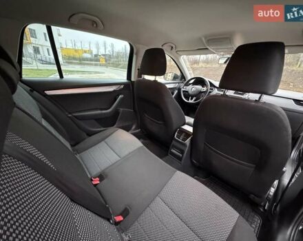 Черный Шкода Октавия, объемом двигателя 1.6 л и пробегом 278 тыс. км за 10600 $, фото 16 на Automoto.ua