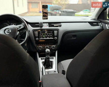 Черный Шкода Октавия, объемом двигателя 1.6 л и пробегом 285 тыс. км за 10800 $, фото 12 на Automoto.ua