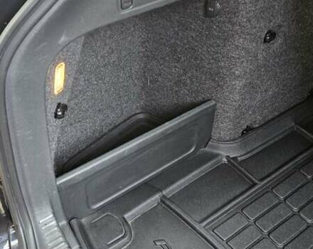 Черный Шкода Октавия, объемом двигателя 1.6 л и пробегом 206 тыс. км за 12000 $, фото 3 на Automoto.ua