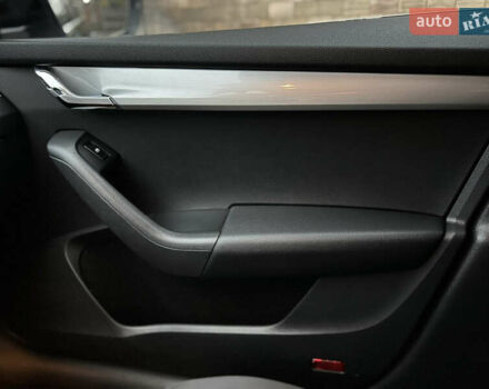 Шкода Октавия 2015 в Харькове на Automoto.ua Черный Шкода Октавия, объемом двигателя 1.6 л и пробегом 254 тыс. км за 11500 $, фото 28 на Automoto.ua