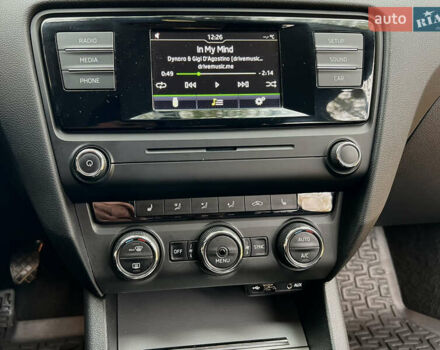 Черный Шкода Октавия, объемом двигателя 1.6 л и пробегом 298 тыс. км за 11250 $, фото 6 на Automoto.ua